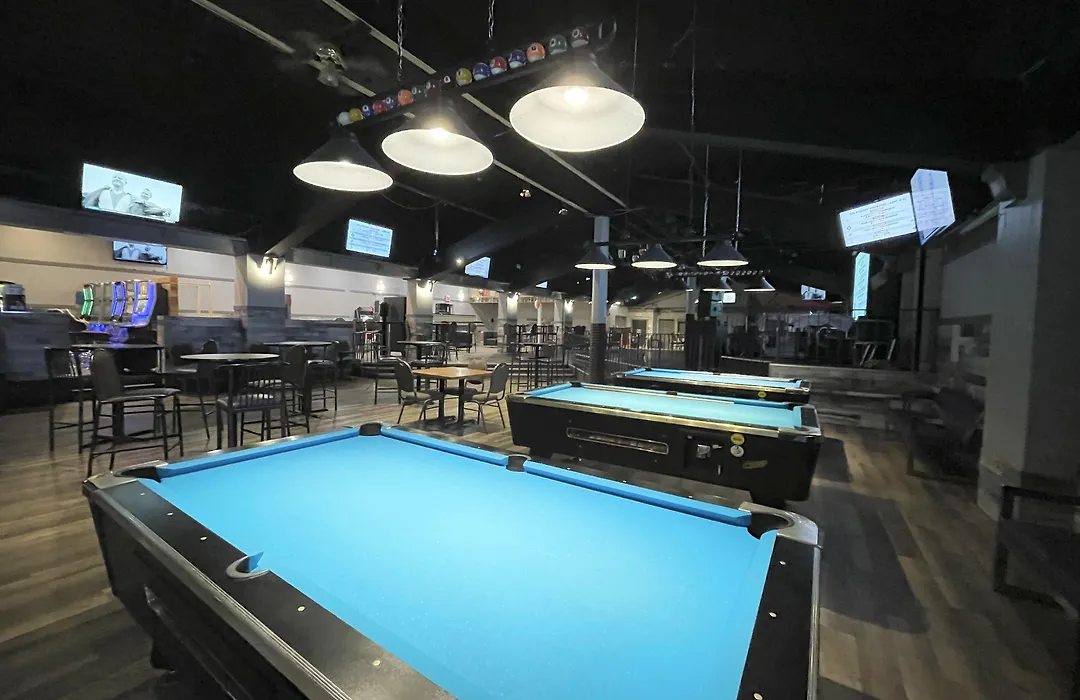 Travelodge By Wyndham Winnipeg Airport-1