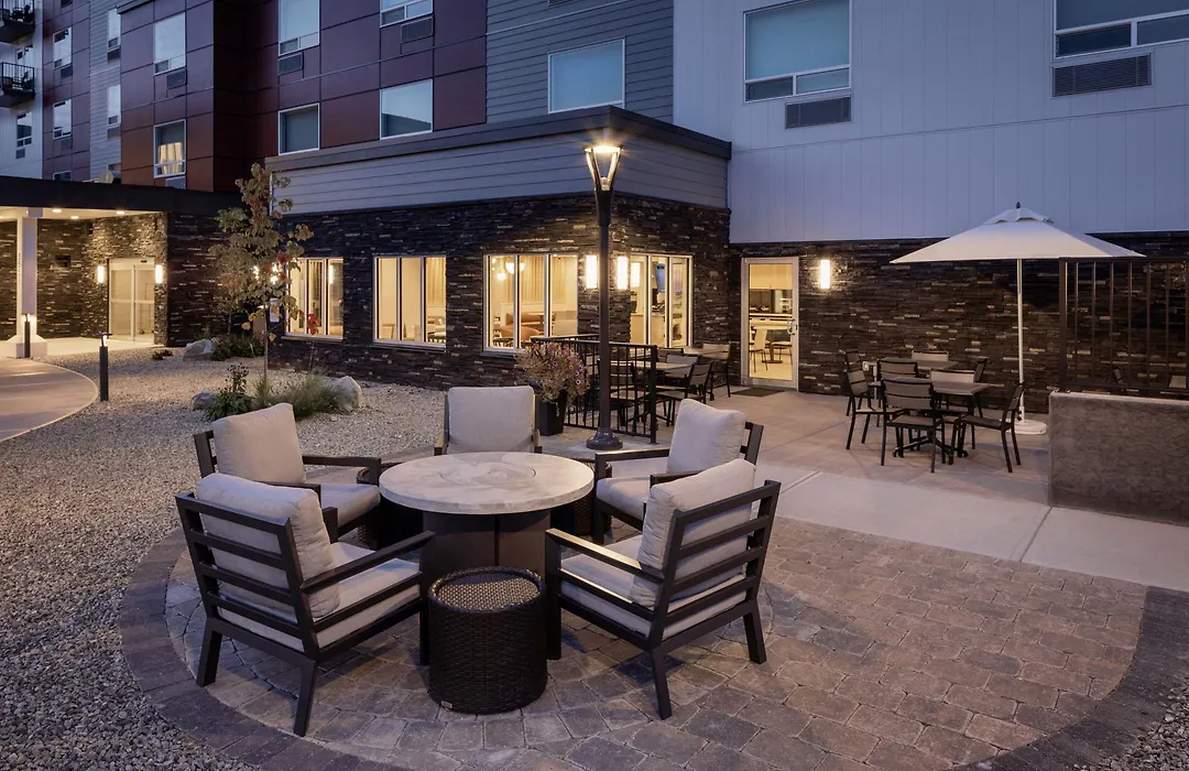 Towneplace Suites By Marriott West Kelowna-1