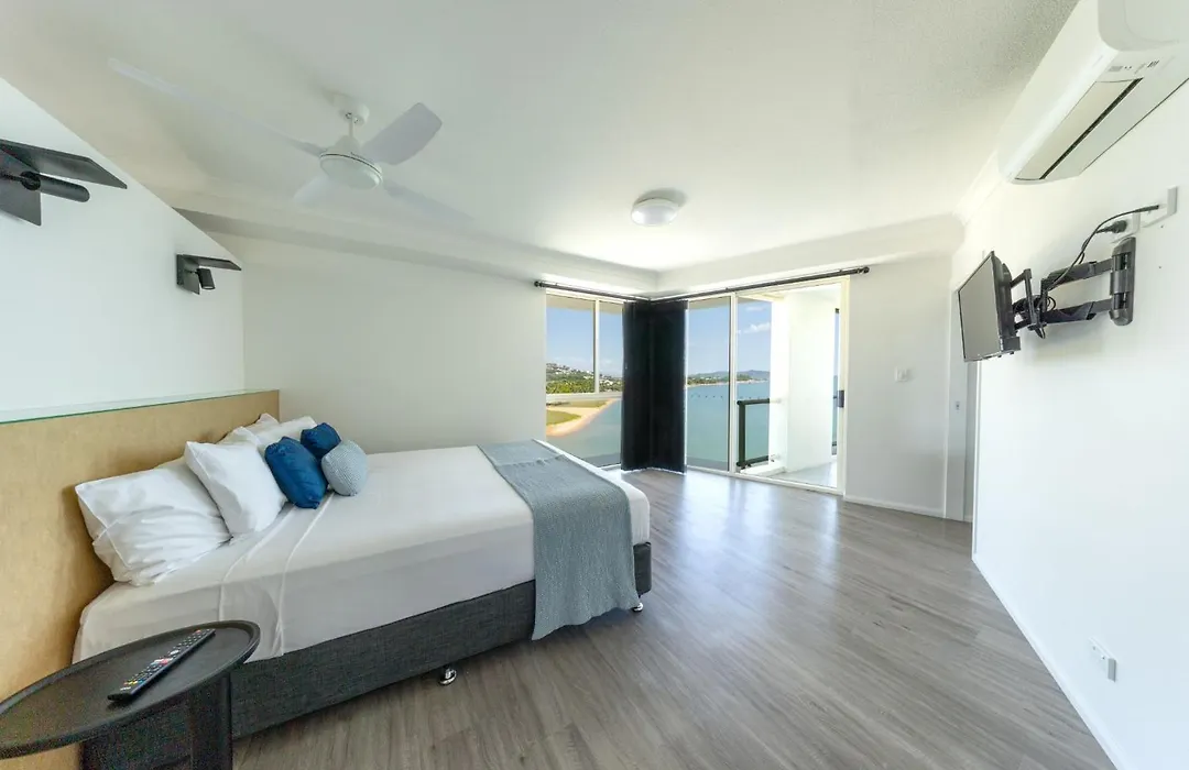 Mariners North Holiday Apartments-1