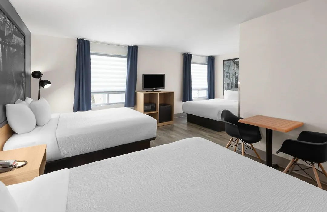 Super 8 By Wyndham Quebec City-1