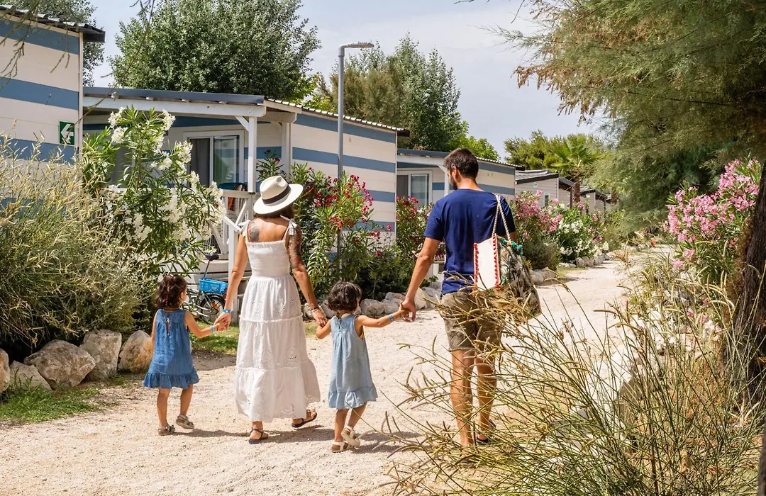 Club Del Sole Stork Family Collection-1