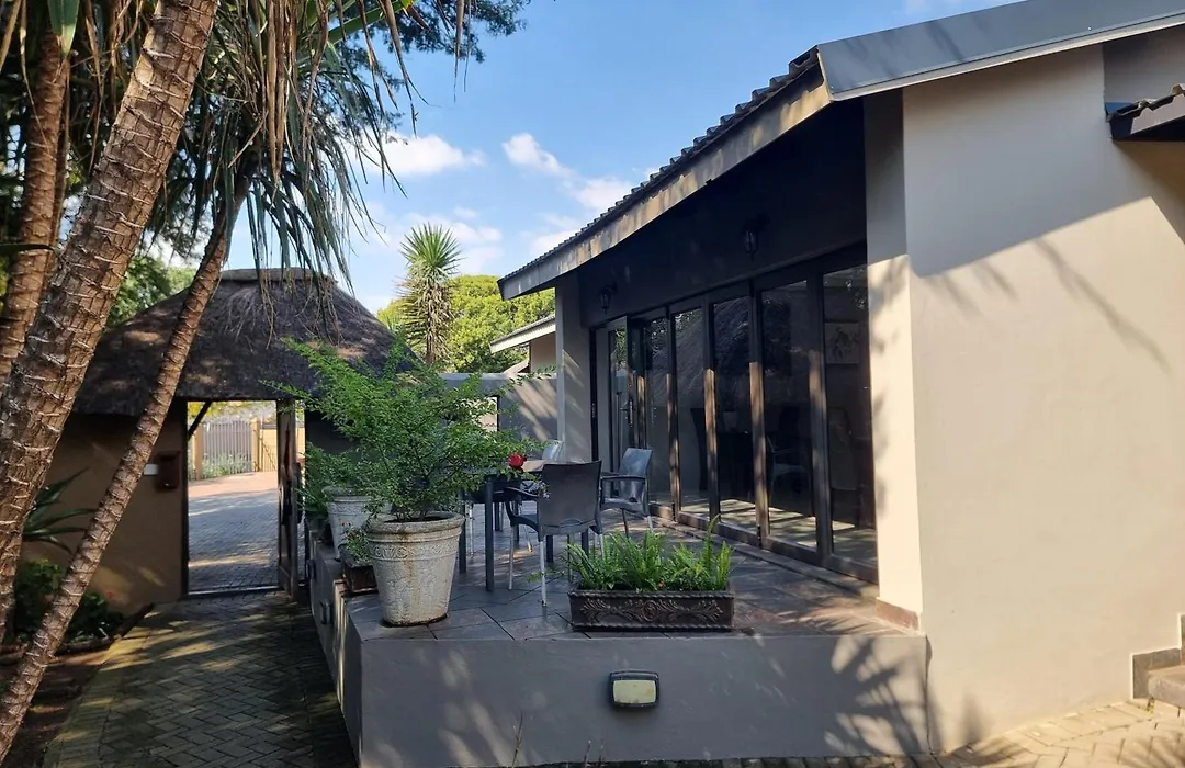 Aerotropolis Guest Lodge-1