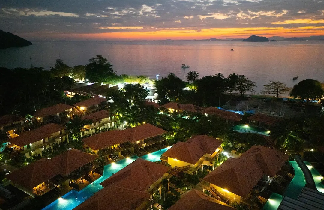 Blue Bay Resort - Access To Pool And Beach-Phuket & Krabi-1