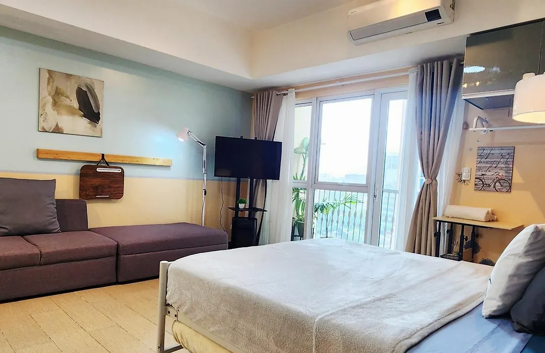 Venice Luxury: Family Suite with Mall Access and Pool-1