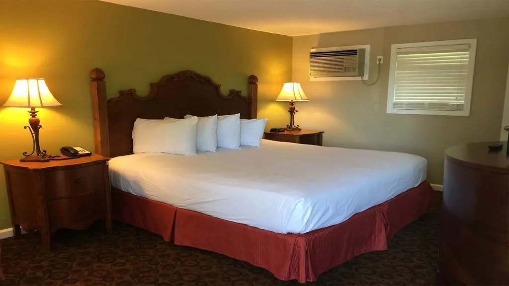 Kentucky Lake Inn-1