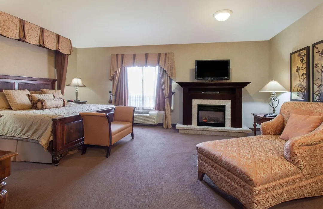 Ramada By Wyndham Camrose-1