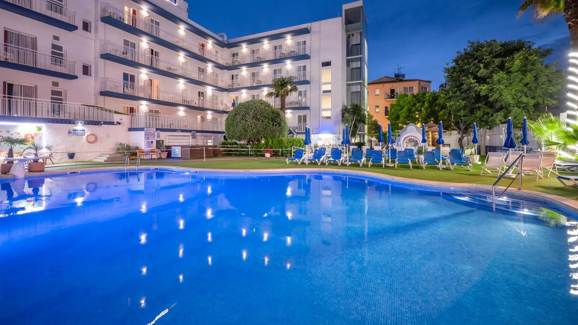 Ght Balmes, Hotel-Aparthotel&Splash Calella - Rooms Review, Location ...