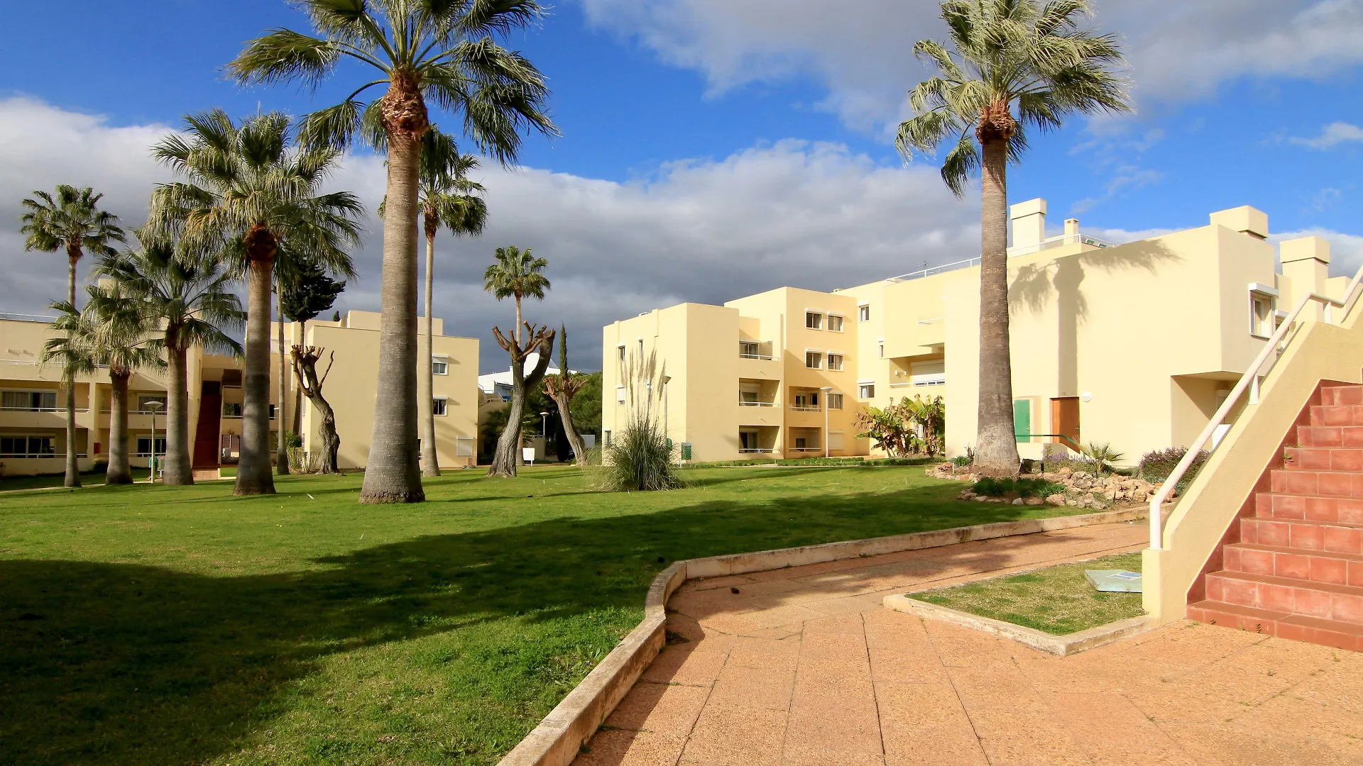 parque-mourabel-oasis-village-pe-do-lago-vilamoura-rooms-review