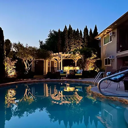 A Vista Villa Couples Retreat-3