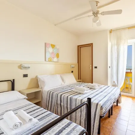 Hotel Mignon Riccione Fronte Mare-2