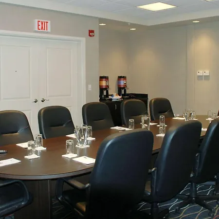 Hampton Inn & Suites By Hilton Lethbridge-2
