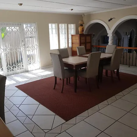 Ingwe Manor Guesthouse-3