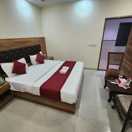 Hotel Ivy Plaza Luxury-3