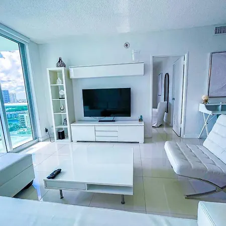 On The Sand - All The Amenities - Hollywood Beach-3