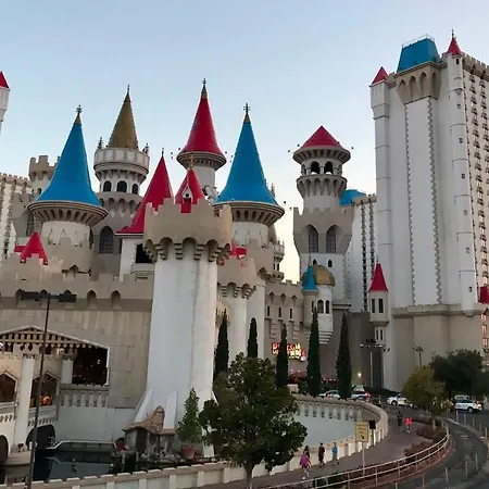 Beddable Unit By The Excalibur Casino Las Vegas Strip-2