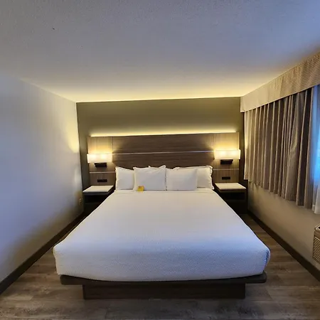 Days Inn By Wyndham Penticton Conference Centre-2