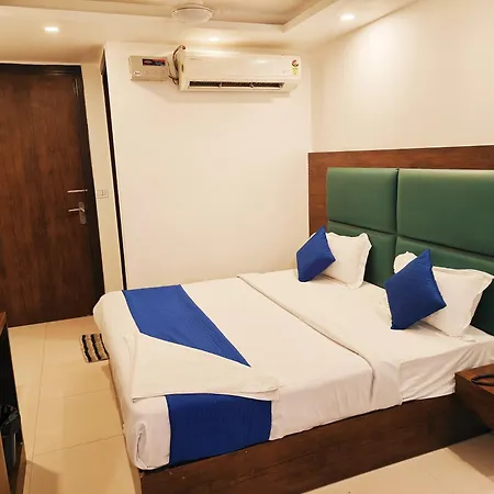 Hotel Marina Near Igi Airport Delhi-2