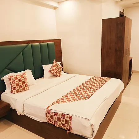 Hotel Marina Near Igi Airport Delhi-3