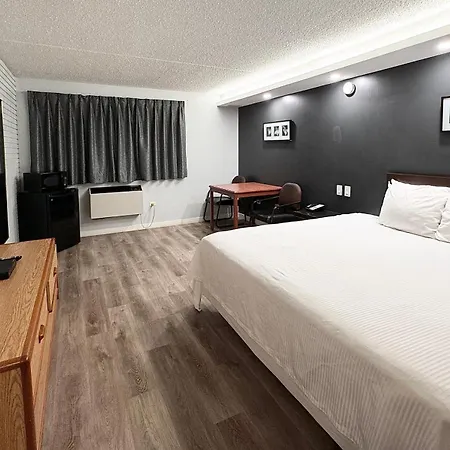 Travelodge By Wyndham Winnipeg Airport-2