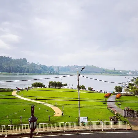 Royal Lake Hotel-3