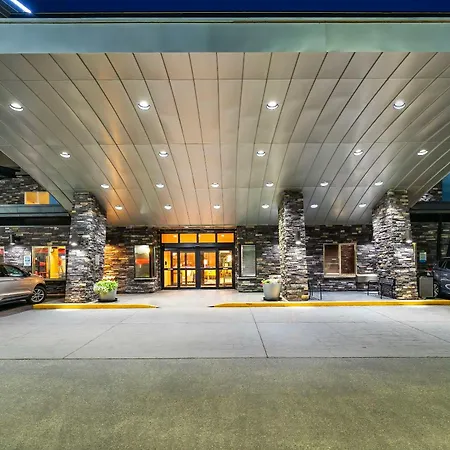 Comfort Suites Kelowna-3