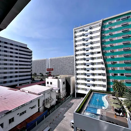 Cozypura Staycation Near Moa, Airport , With Free Fast Wifi, Netflix And Pay Parking-2