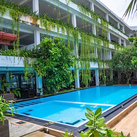 Cool Beach Hotel-3
