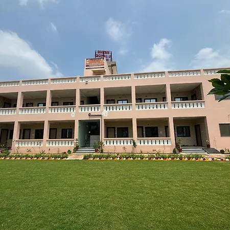 Srila Bhaktipad Nikunj Ashram-3