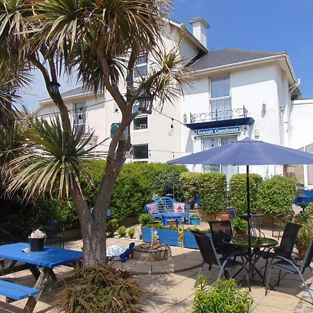 Seacroft Guest House-3