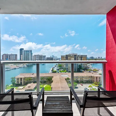 Water View Building With Pool - 5-Min Walk To The Beach - Cozy Studios-2