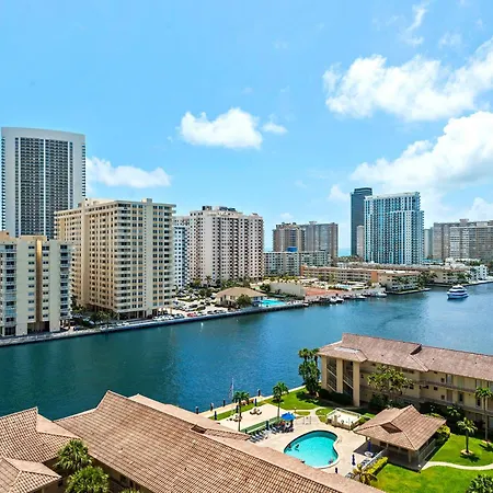 Water View Building With Pool - 5-Min Walk To The Beach - Cozy Studios-3