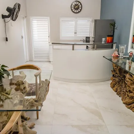 Umhlanga Lodge (Adults Only)-3