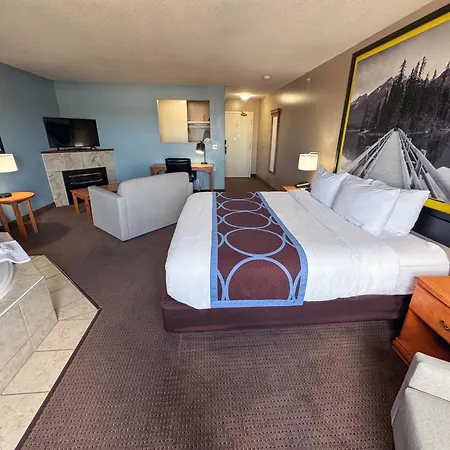 Super 8 By Wyndham Edmonton South-2