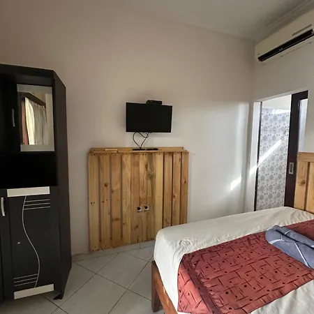 Sari Buana Bed & Breakfast-3