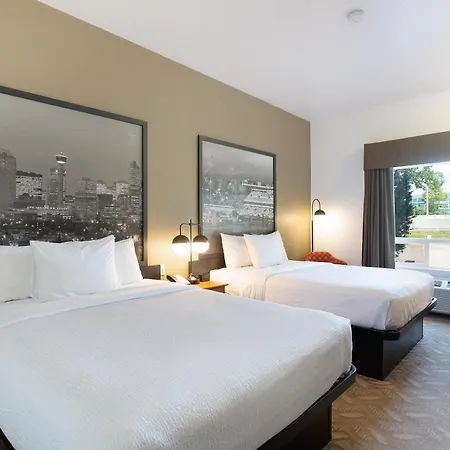Super 8 By Wyndham Calgary Shawnessy Area-3