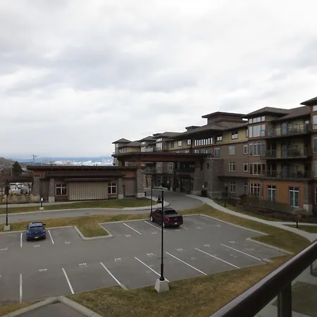 The Cove Lakeside Resort-3