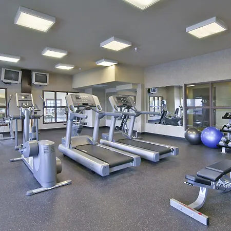 Ramada By Wyndham Camrose-3