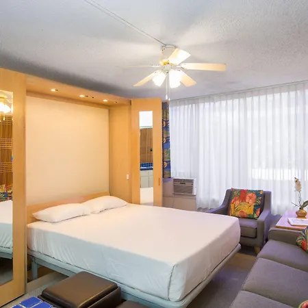 Kuhio Banyan Hotel-2
