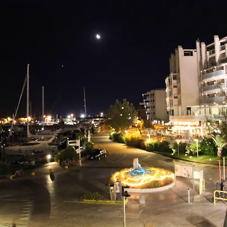Hotel River Fronte Mare Con Piscina-3