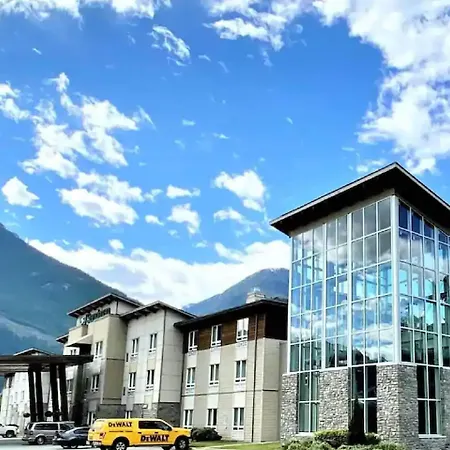 Sandman Hotel And Suites Squamish-3
