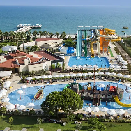 Bellis Deluxe Hotel & Heated For Winter Aqua Park-3