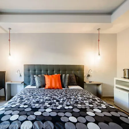 Riviera Luxury Suites-3