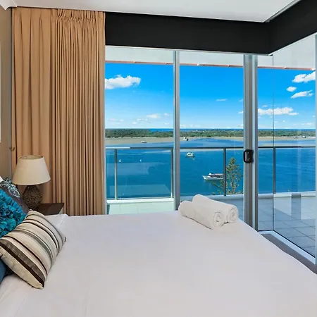 Silvershore Apartments On The Broadwater-3