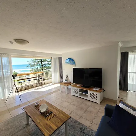 Surfers Chalet-3