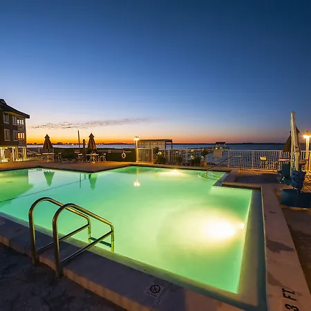Getaways At Soundside Holiday Beach Resort-3