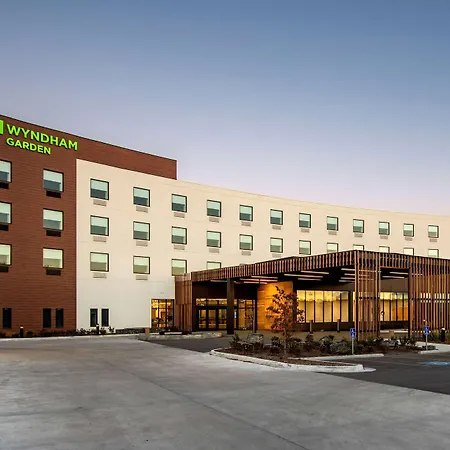 Wyndham Garden Winnipeg Airport-3