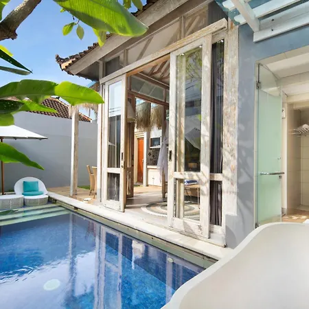 18 Suite Villa Kuta-2
