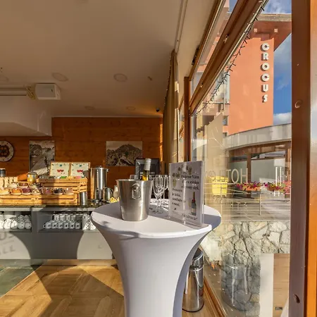 Hotel Crocus-2