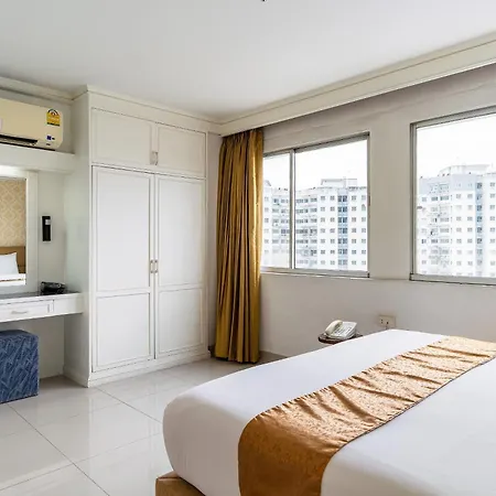 Summit Pavilion Hotel-2