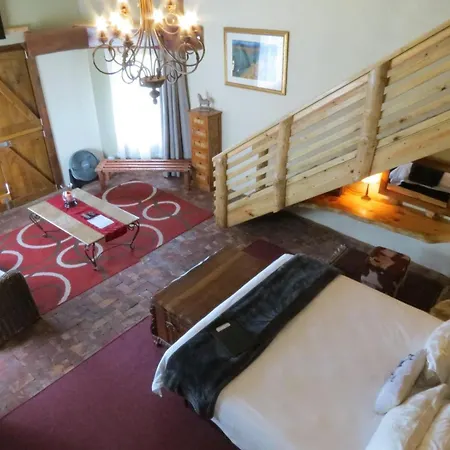 Tniqua Stable Inn-3